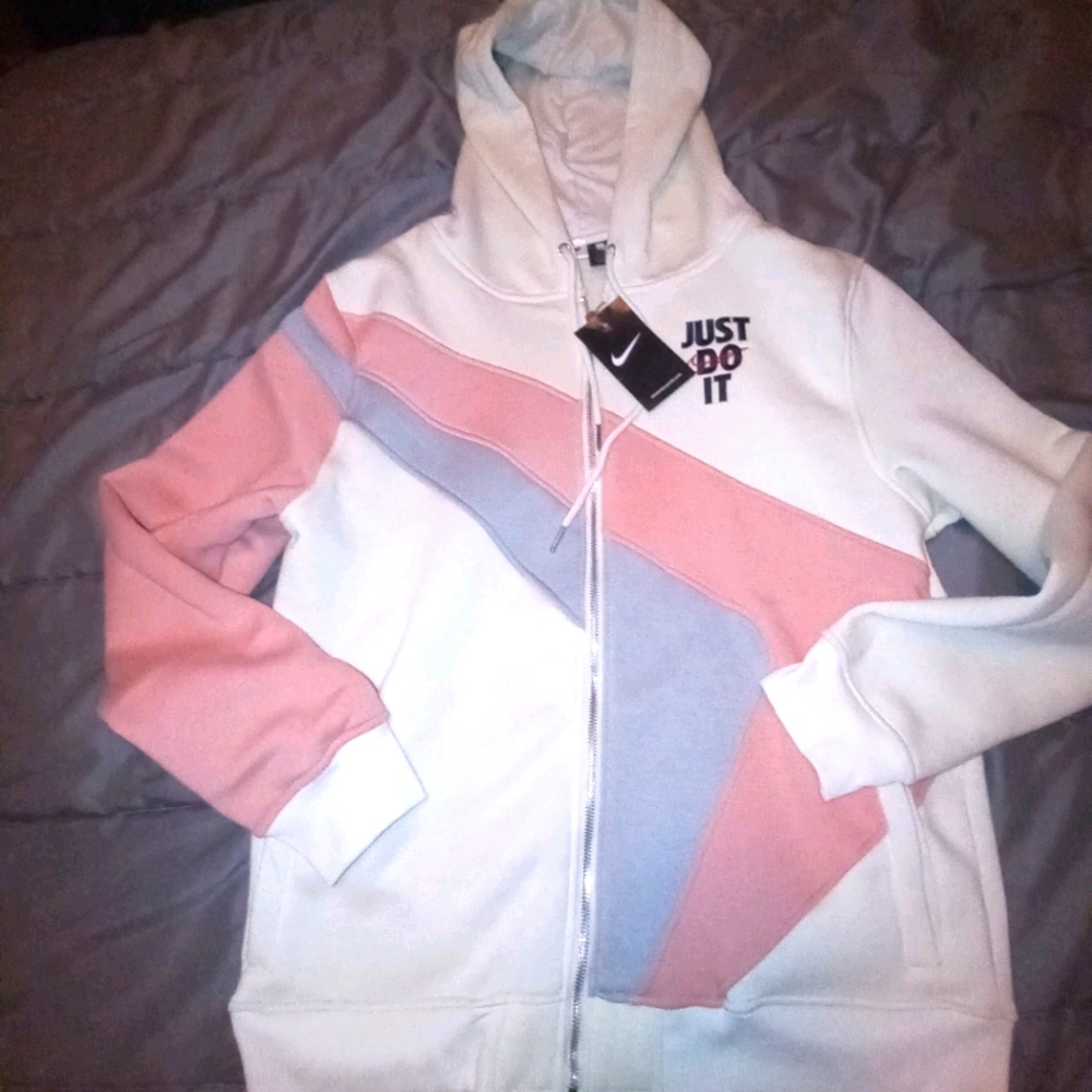 2 Nike hoodie set